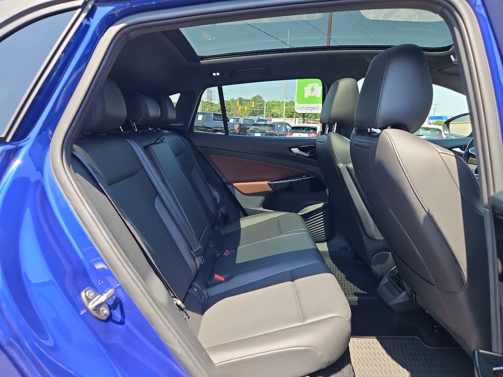 2021 Volkswagen ID.4 view 21