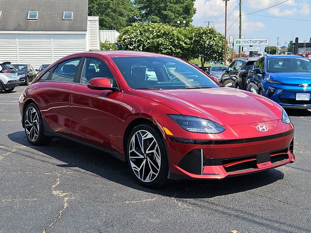 2023 Hyundai IONIQ 6 view 4