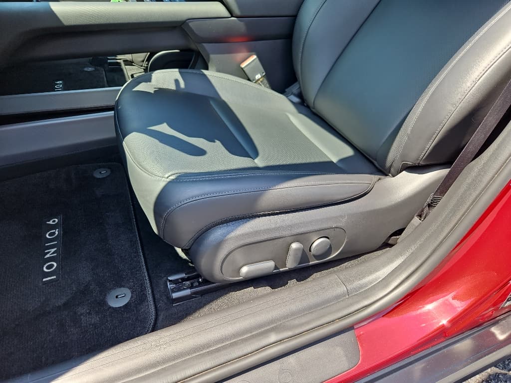 2023 Hyundai IONIQ 6 view 7
