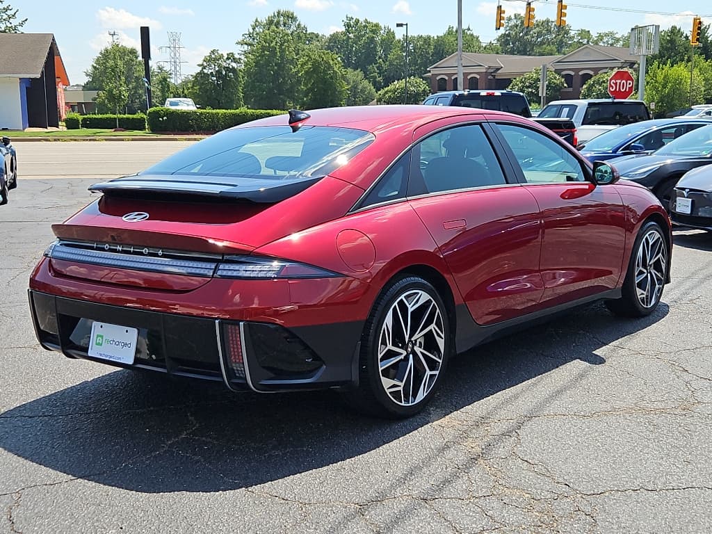 2023 Hyundai IONIQ 6 view 3