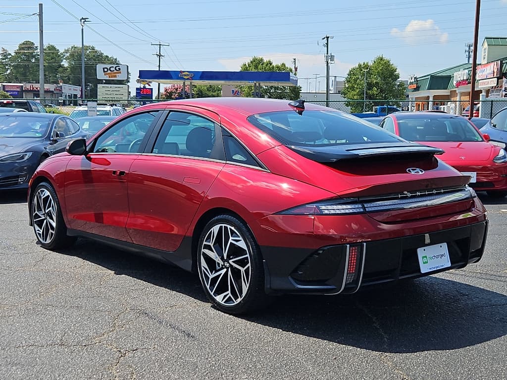 2023 Hyundai IONIQ 6 view 2