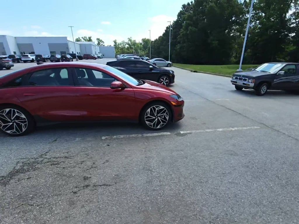2023 Hyundai IONIQ 6 view 4