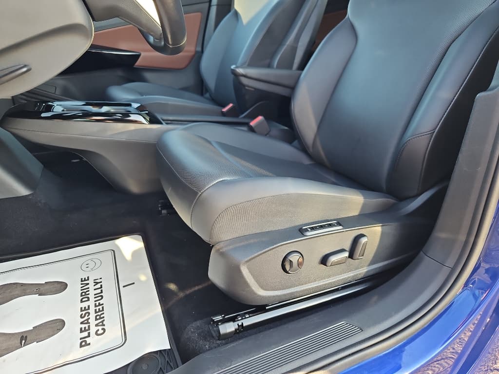 2021 Volkswagen ID.4 view 7