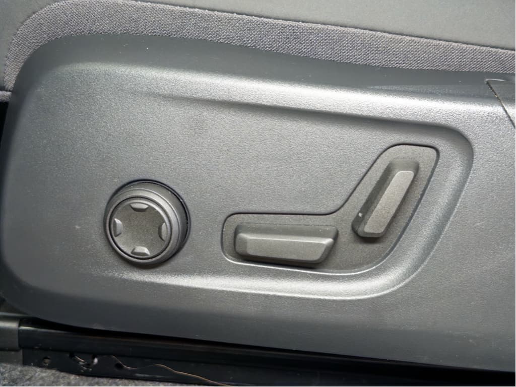 2023 Volvo C40 Recharge view 7