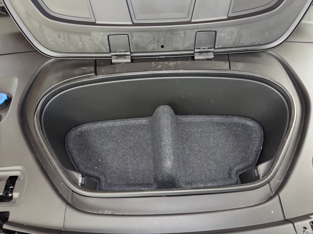 2023 Volvo C40 Recharge view 27