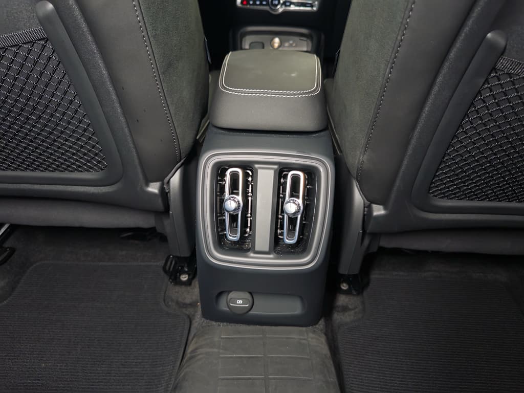 2023 Volvo C40 Recharge view 22