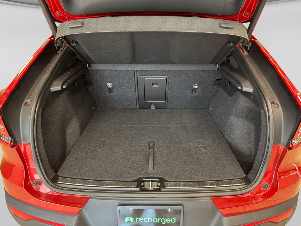 2023 Volvo C40 Recharge view 28