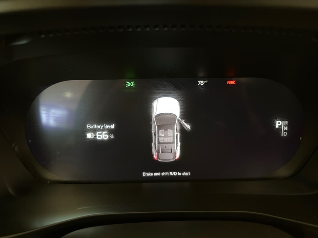 2023 Volvo C40 Recharge view 10