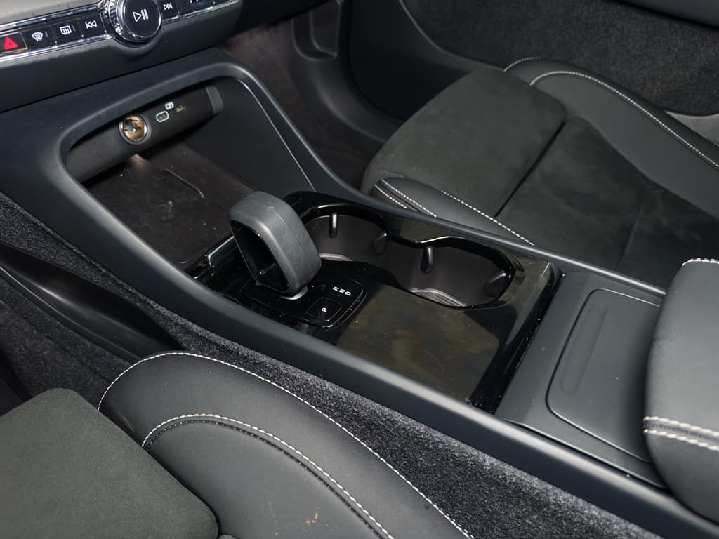 2023 Volvo C40 Recharge view 20