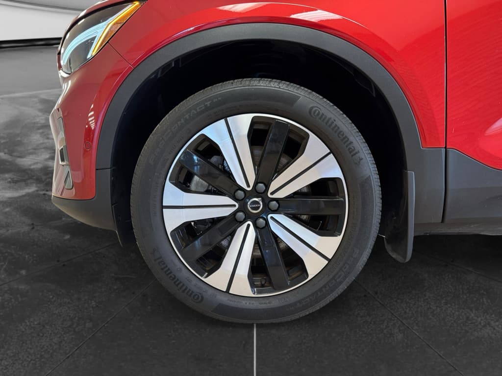 2023 Volvo C40 Recharge view 32