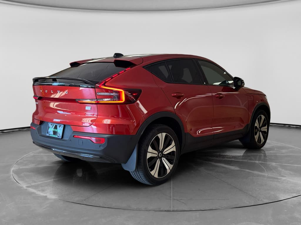 2023 Volvo C40 Recharge view 3