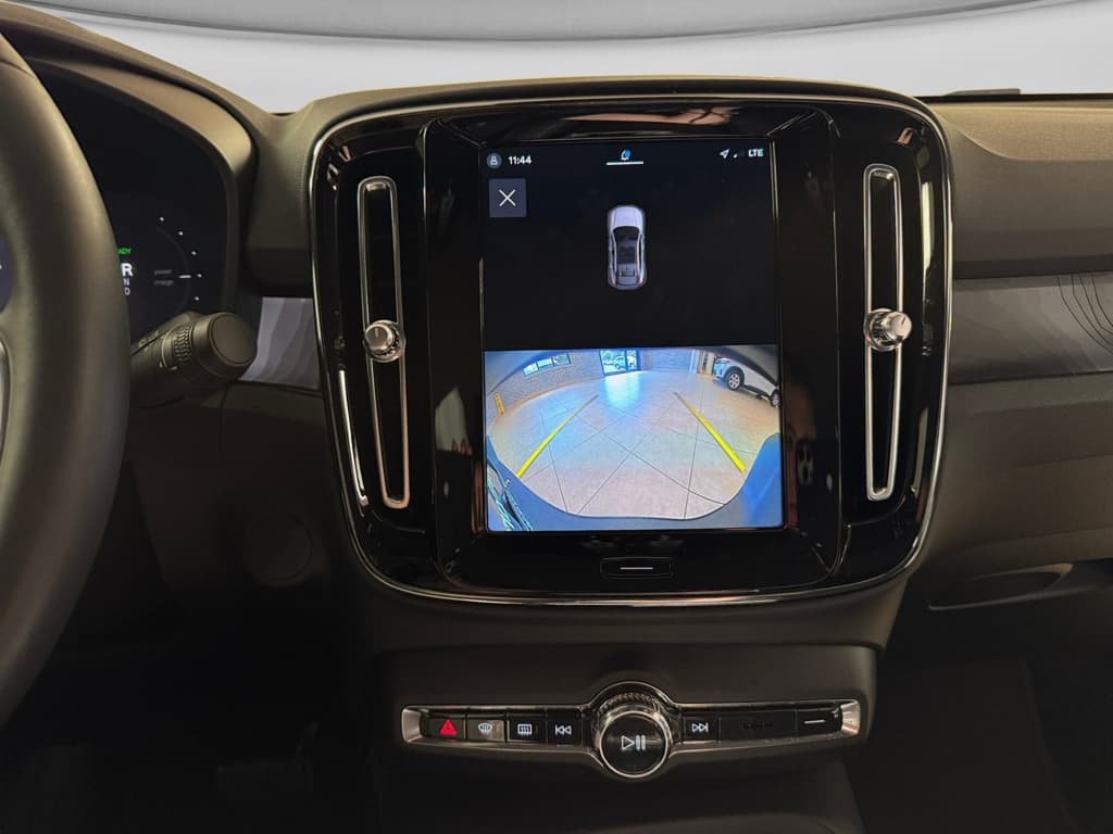 2023 Volvo C40 Recharge view 15