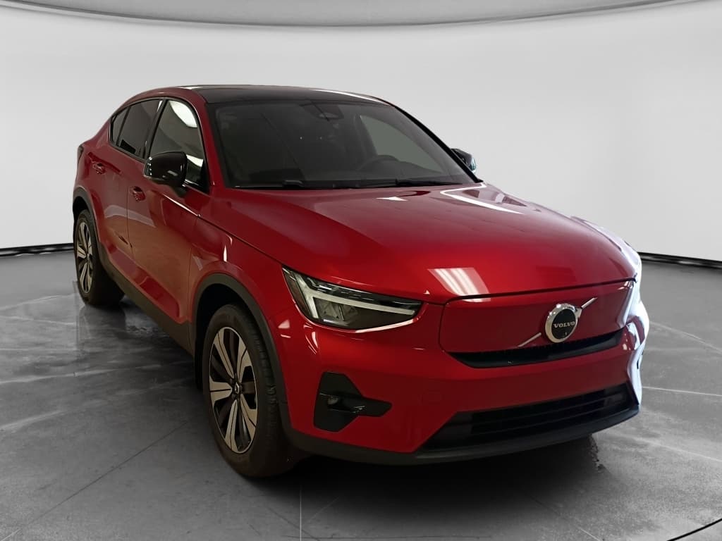 2023 Volvo C40 Recharge view 3