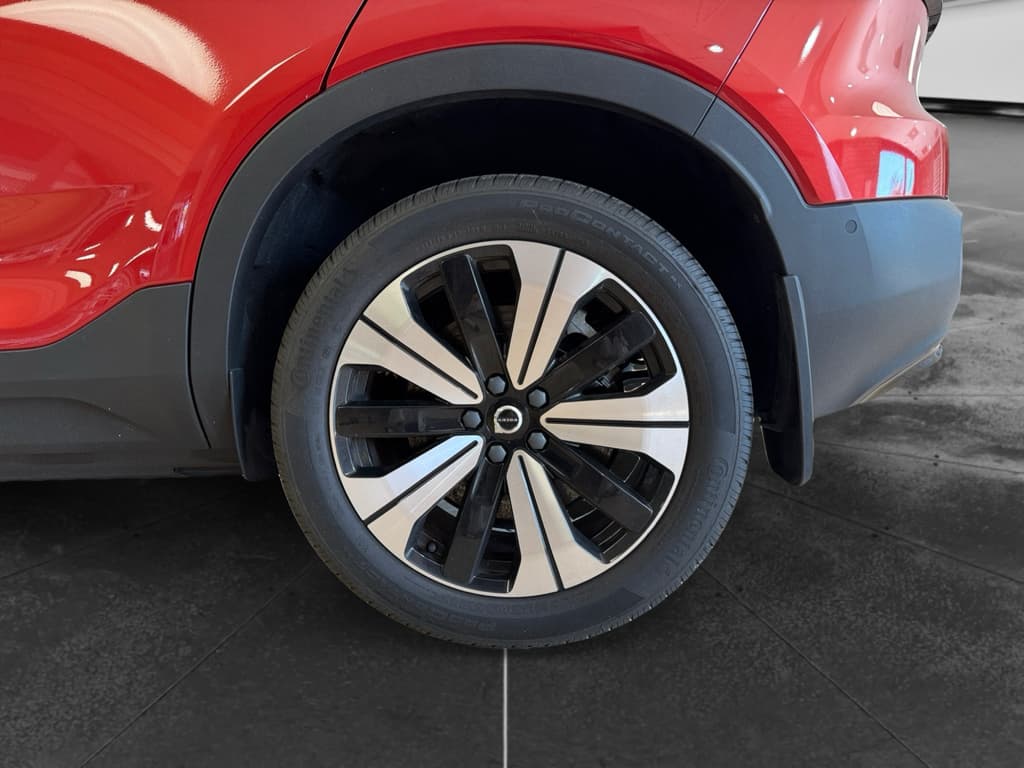 2023 Volvo C40 Recharge view 34