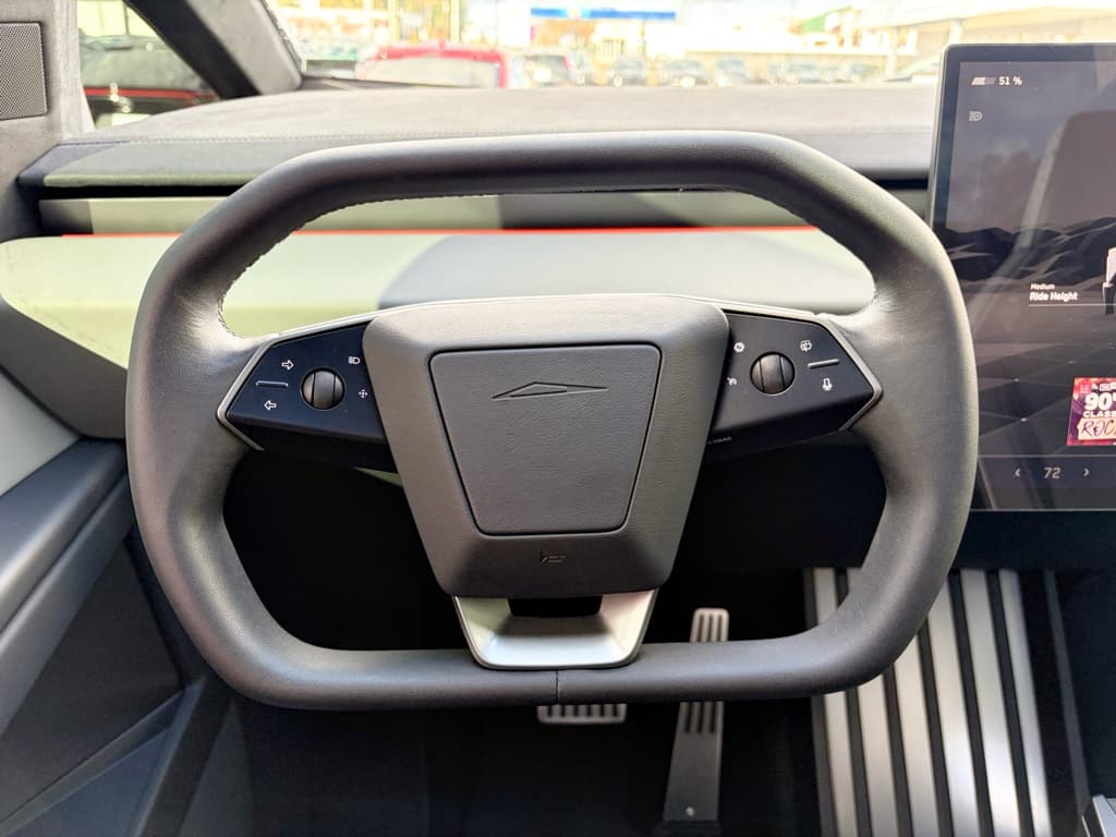 2024 Tesla Cybertruck view 7