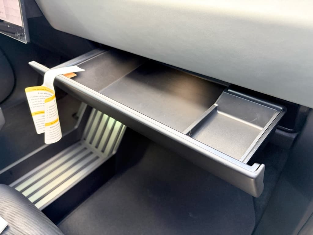 2024 Tesla Cybertruck view 20