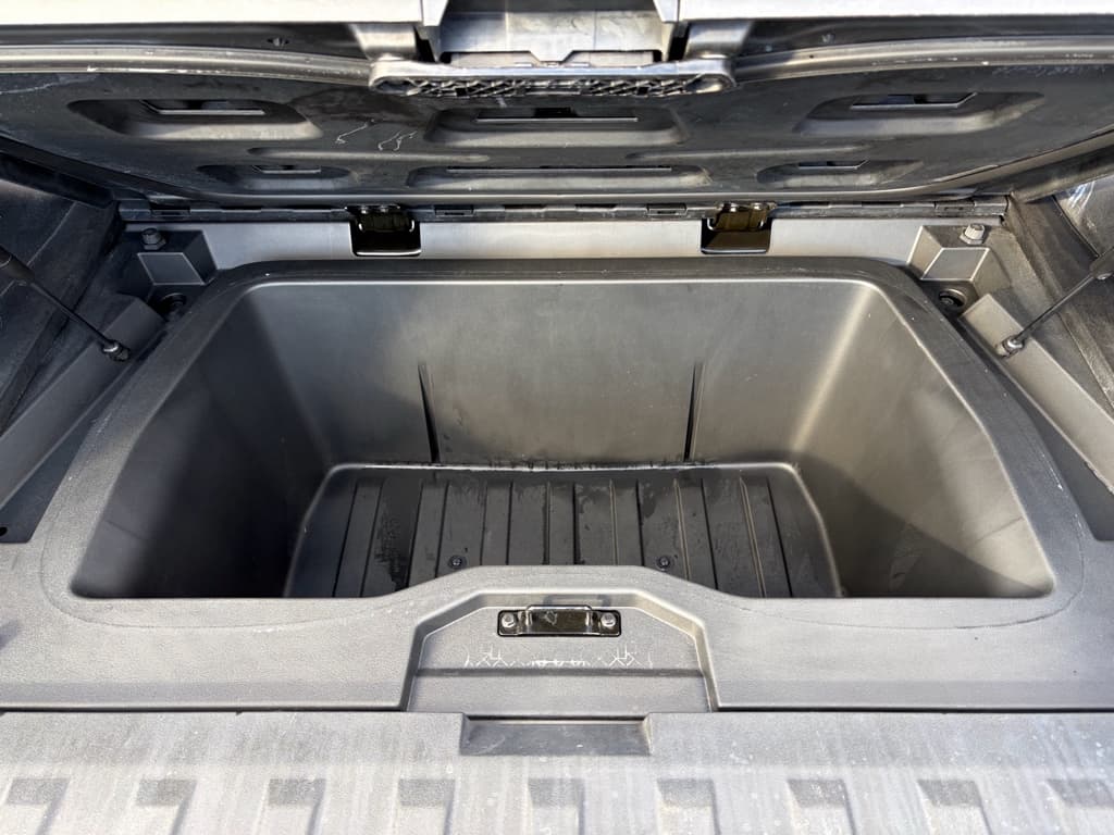 2024 Tesla Cybertruck view 29