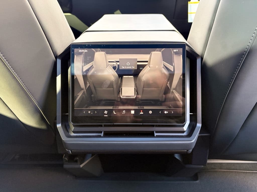 2024 Tesla Cybertruck view 21