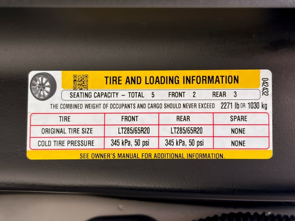 2024 Tesla Cybertruck view 33