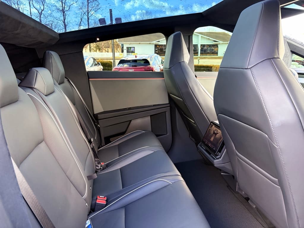 2024 Tesla Cybertruck view 23