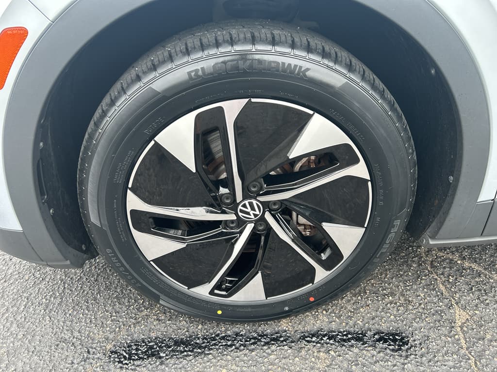 2021 Volkswagen ID.4 view 27