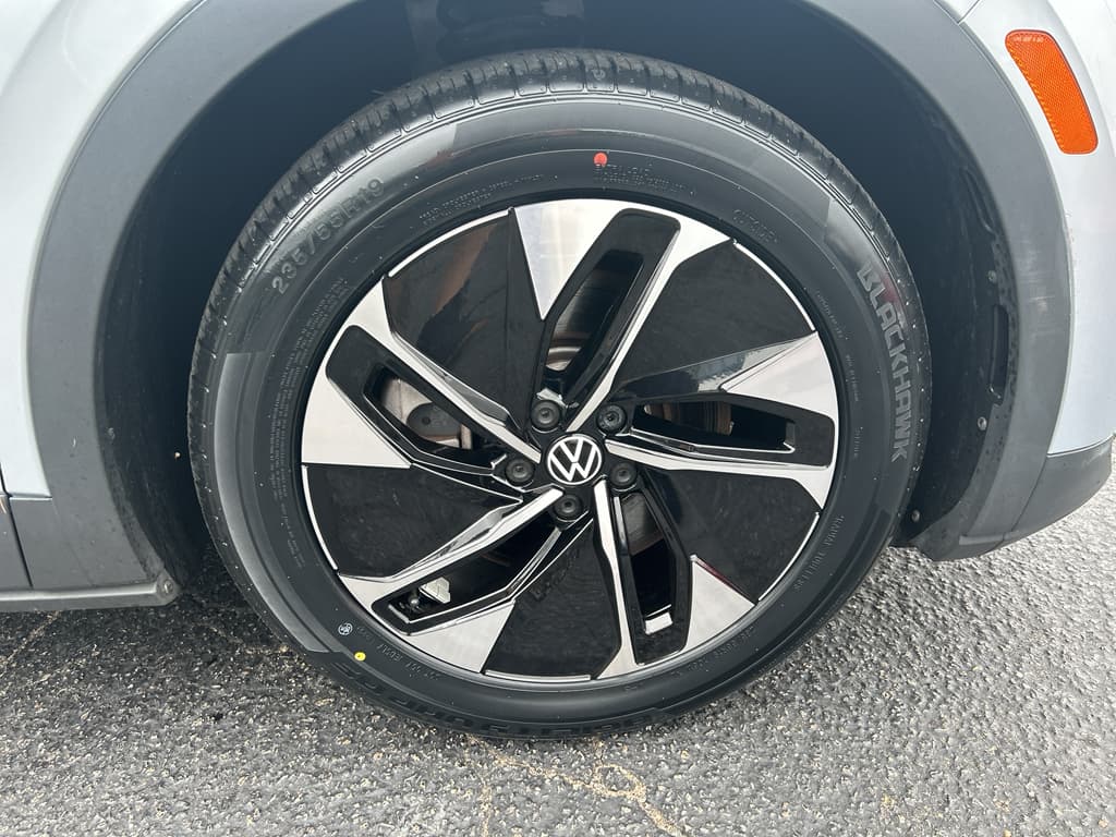 2021 Volkswagen ID.4 view 25