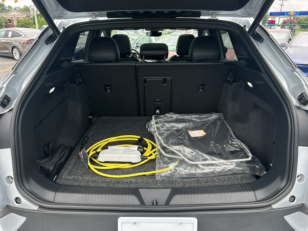 2021 Volkswagen ID.4 view 20