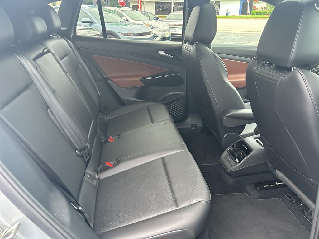 2021 Volkswagen ID.4 view 19