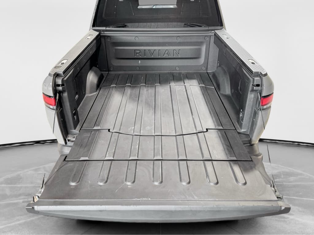 2026 Rivian R1T view 25