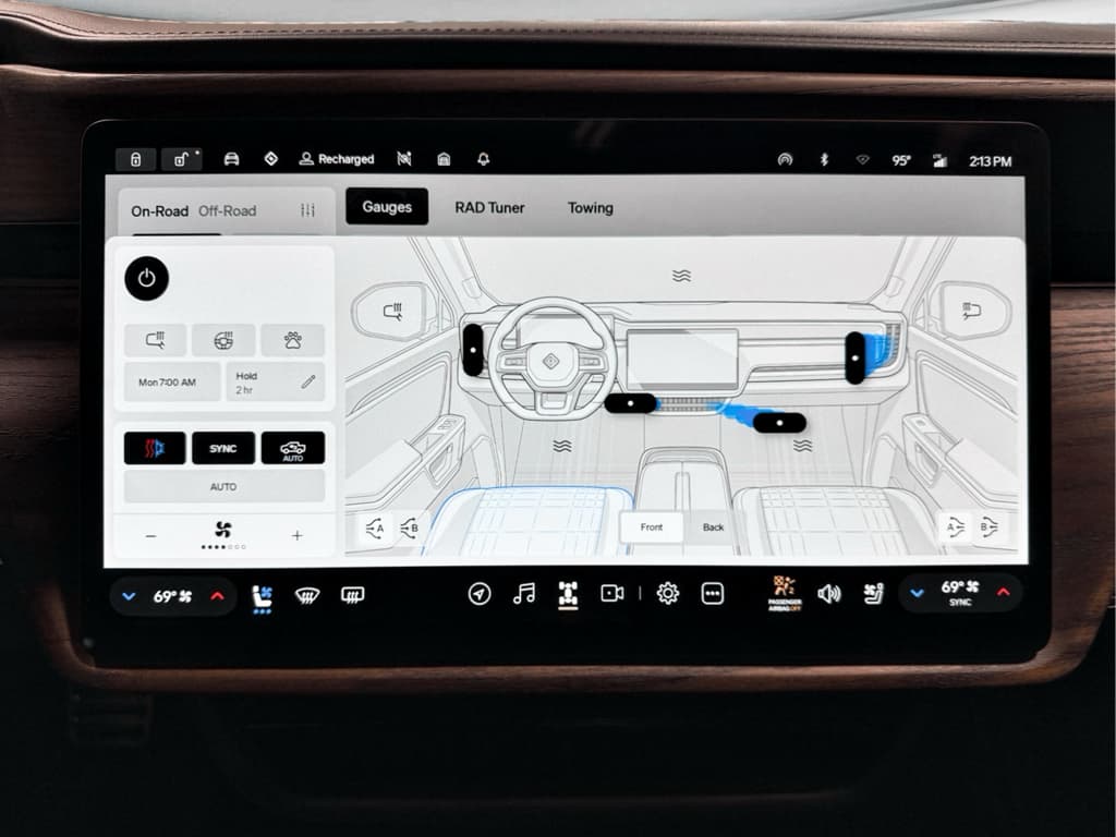 2026 Rivian R1T view 11