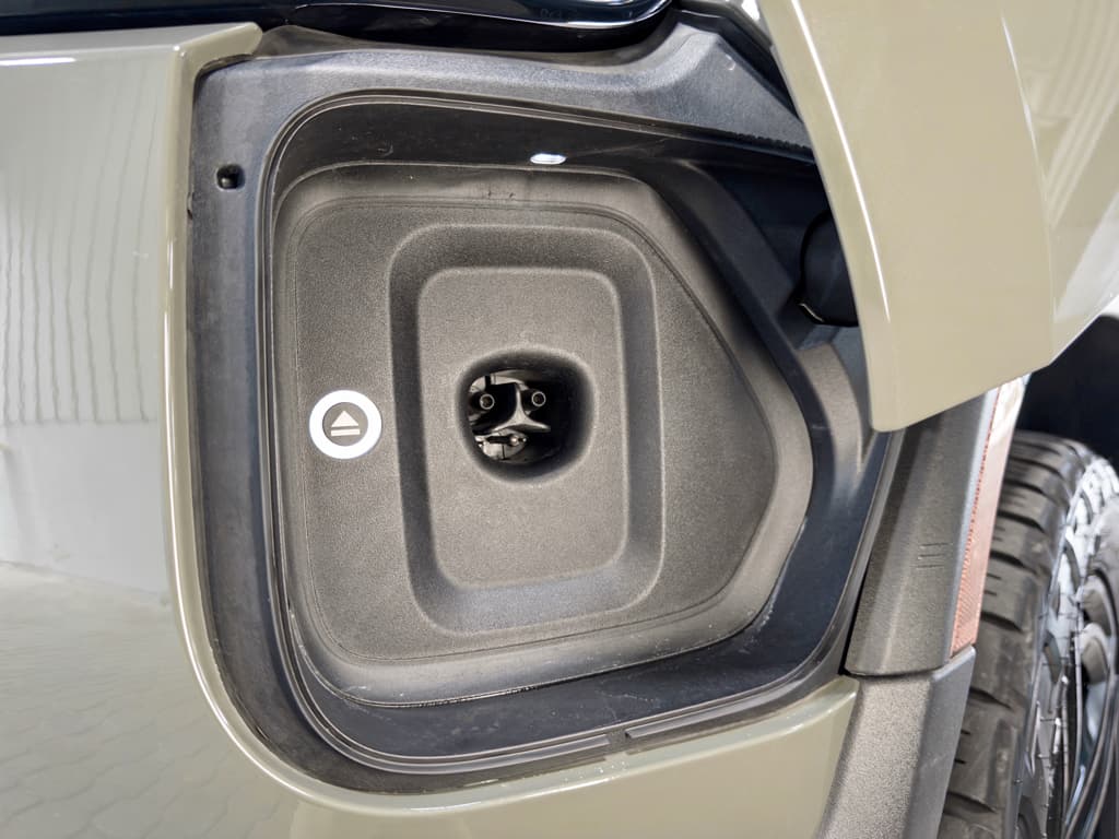 2026 Rivian R1T view 5