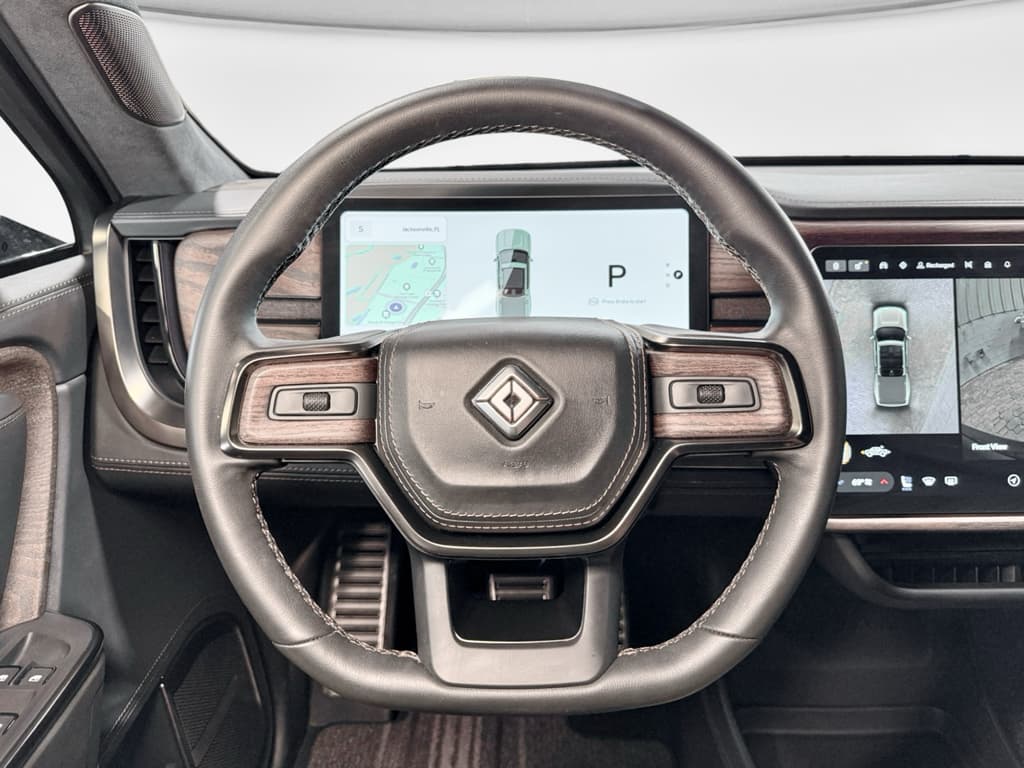 2026 Rivian R1T view 8