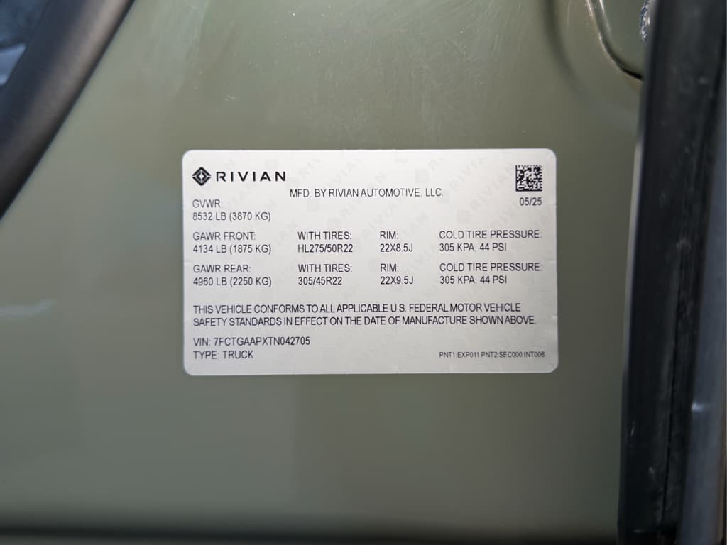 2026 Rivian R1T view 30