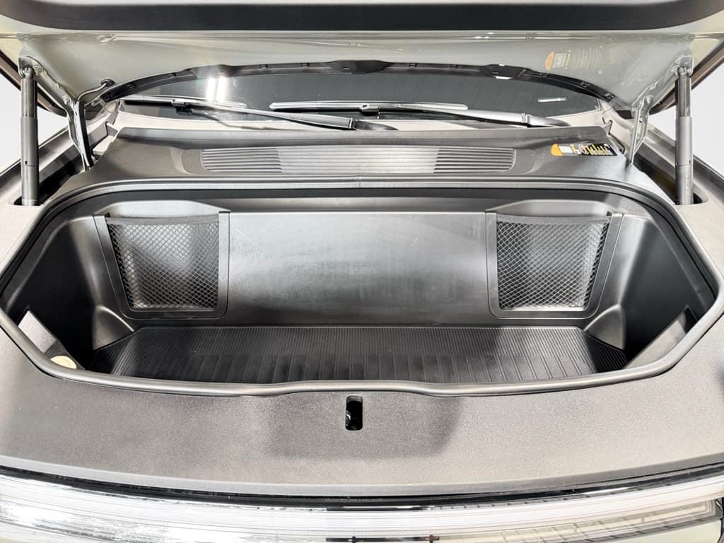 2026 Rivian R1T view 24