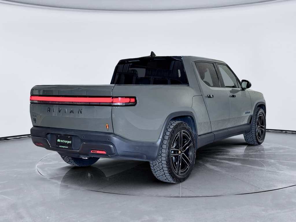 2026 Rivian R1T view 3
