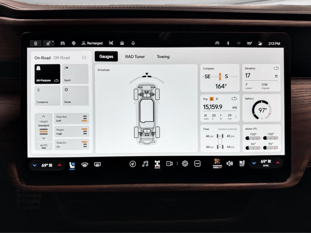 2026 Rivian R1T view 10
