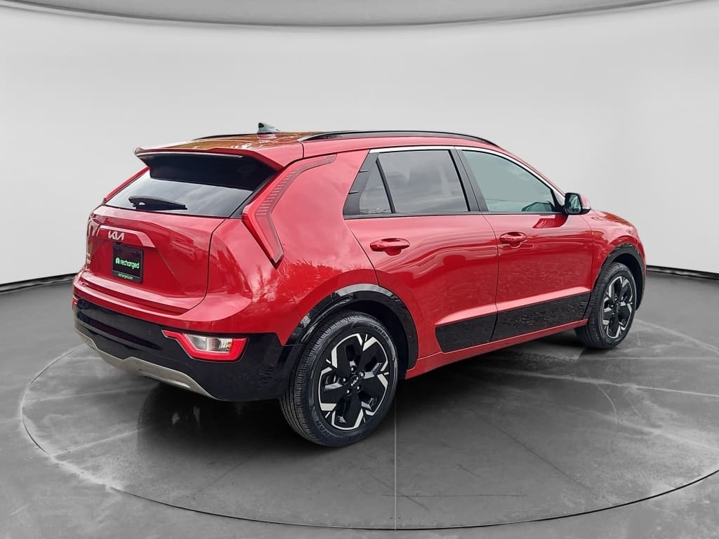 2023 Kia Niro EV view 3