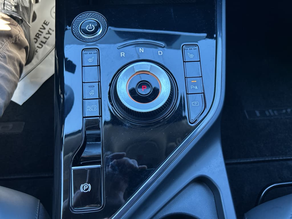 2023 Kia Niro EV view 16