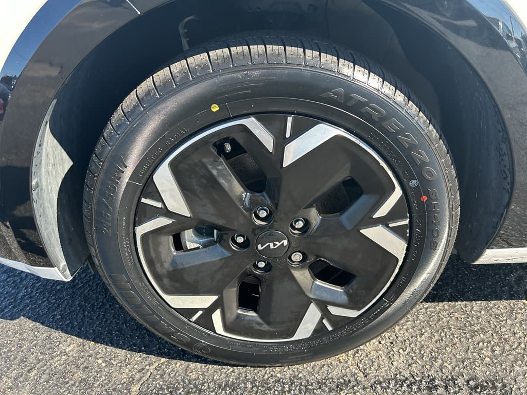 2023 Kia Niro EV view 27