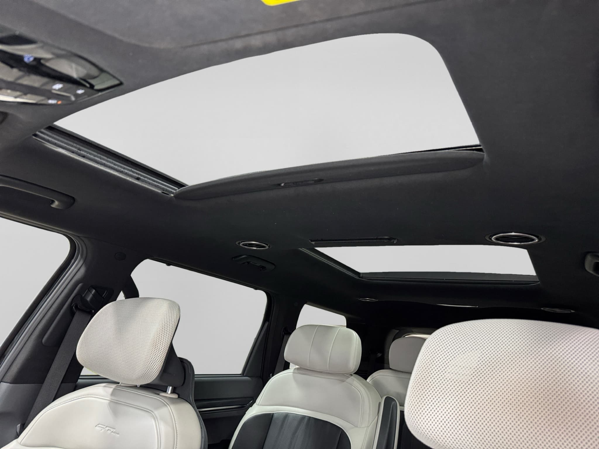 2024 Kia EV9 view 25