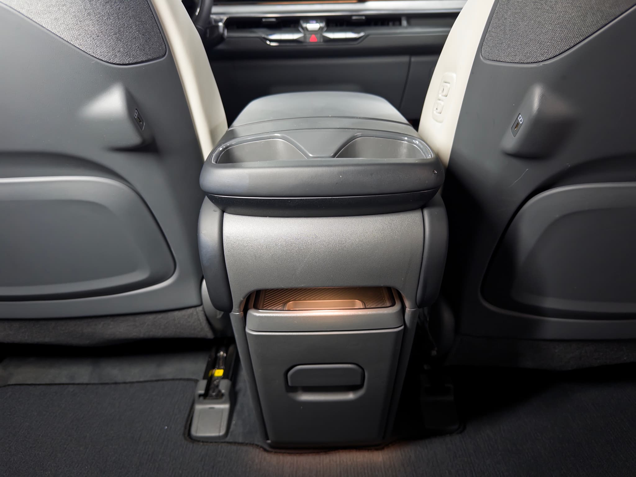 2024 Kia EV9 view 22