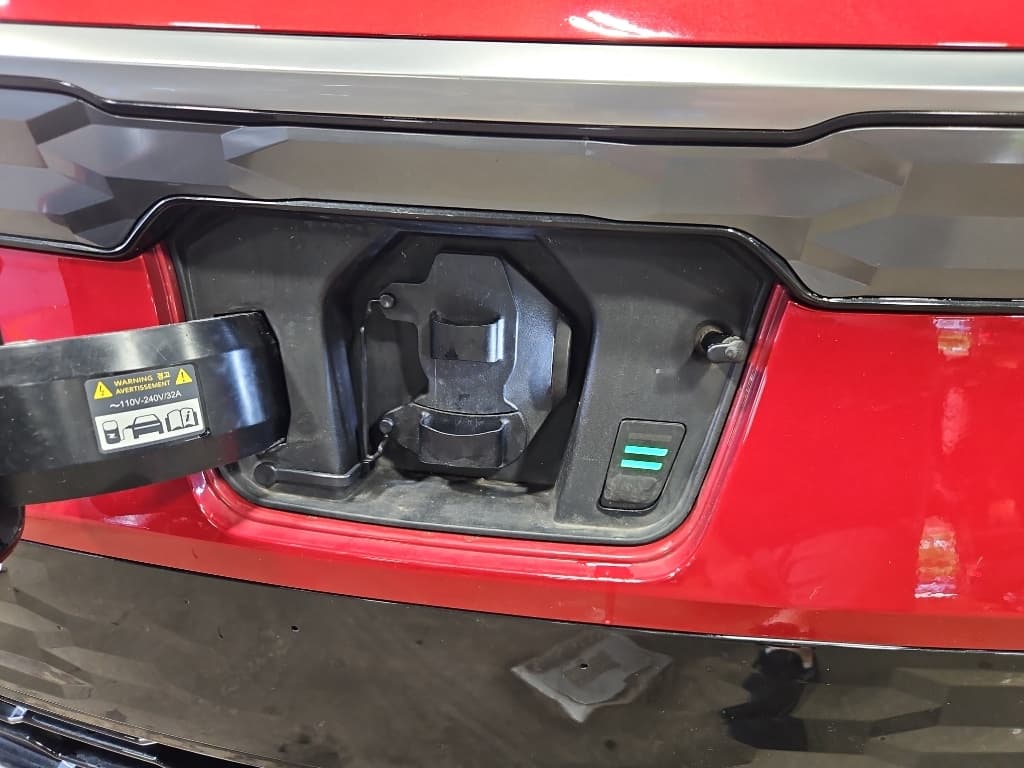 2023 Kia Niro EV view 5