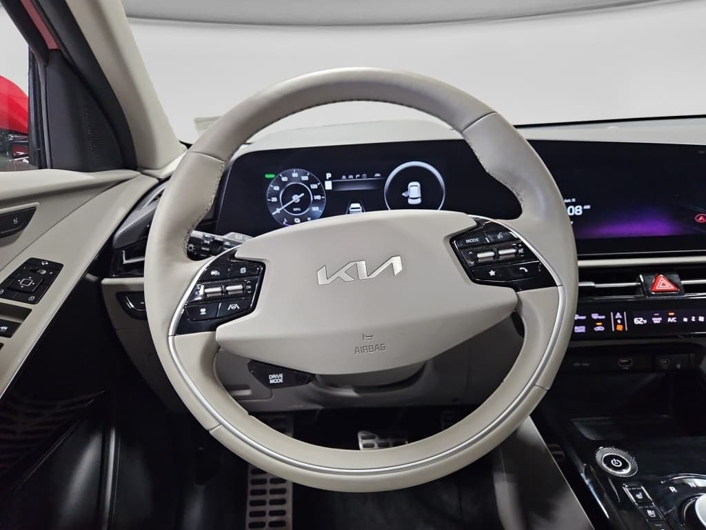 2023 Kia Niro EV view 7