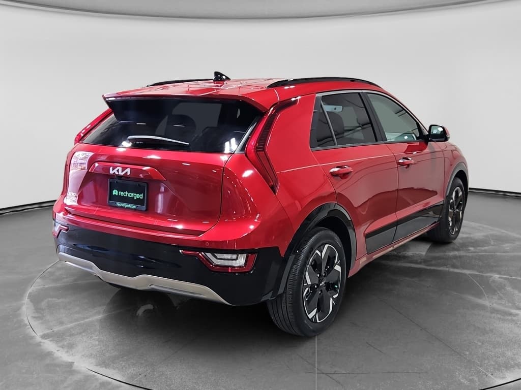2023 Kia Niro EV view 3