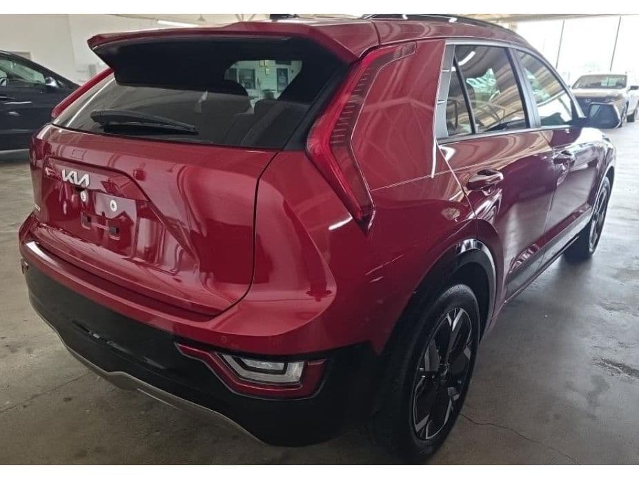 2023 Kia Niro EV view 3