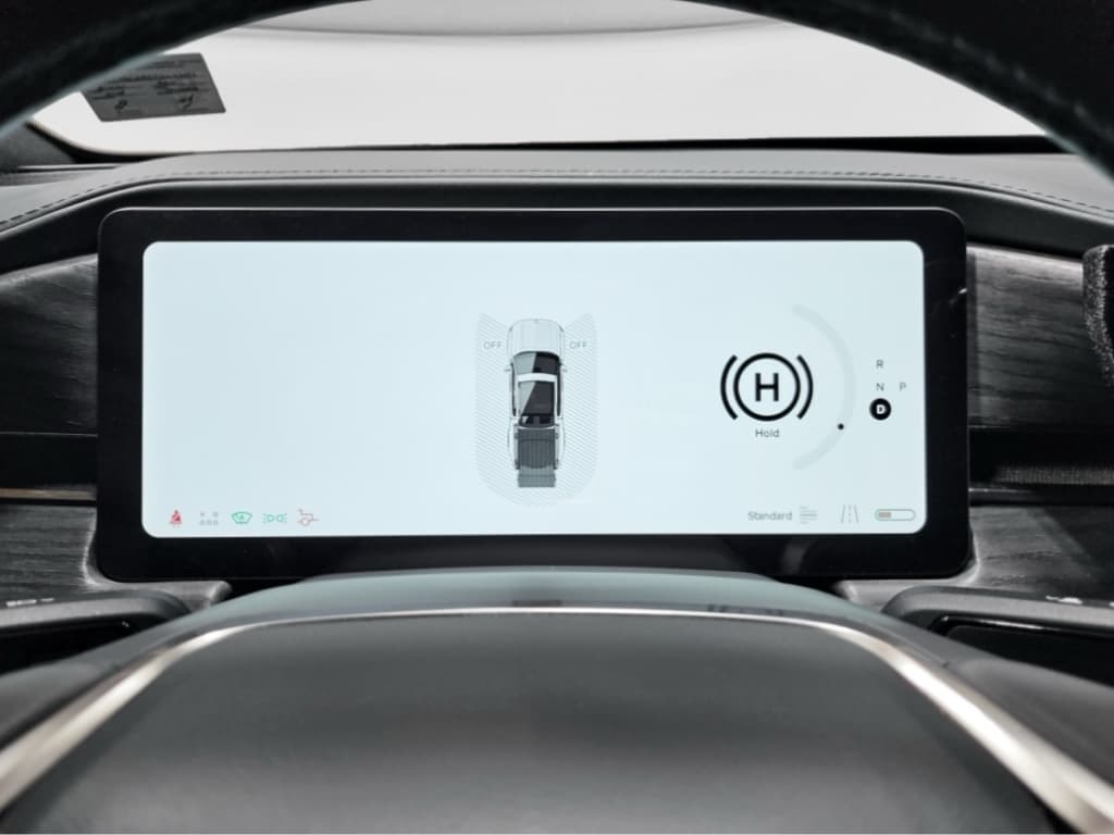 2026 Rivian R1T view 7