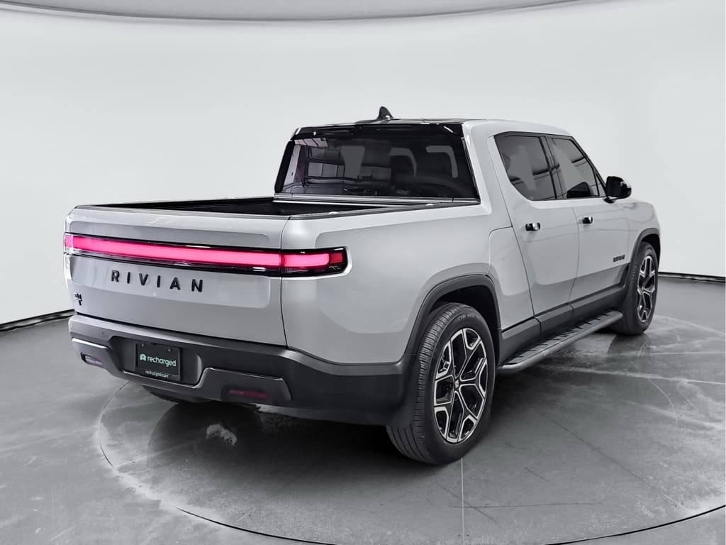 2026 Rivian R1T view 3