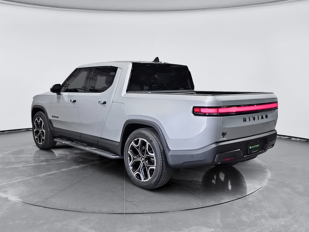 2026 Rivian R1T view 2