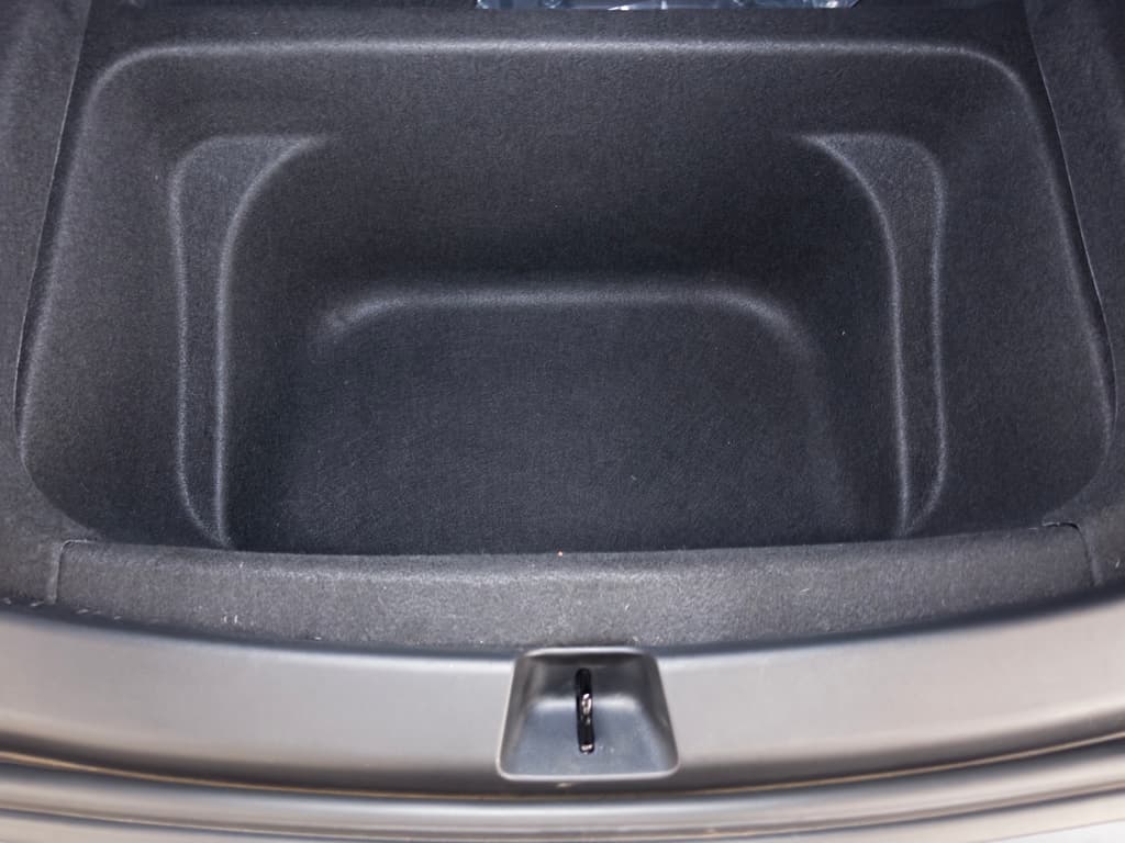 2023 Tesla Model Y view 27