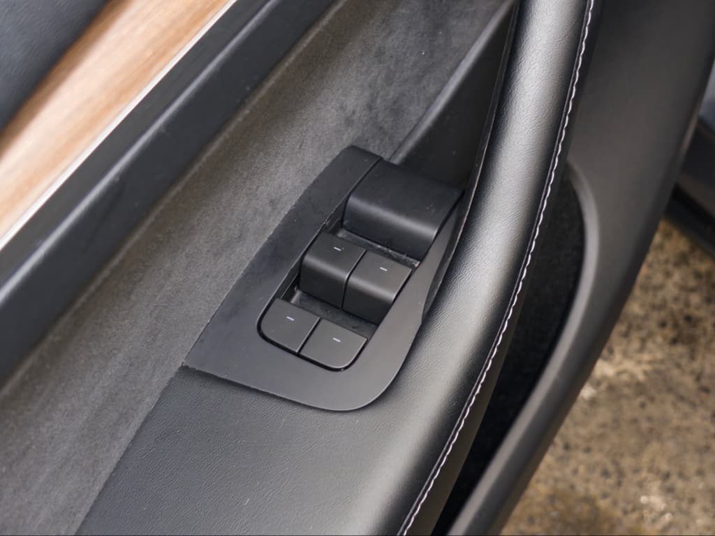 2023 Tesla Model Y view 8